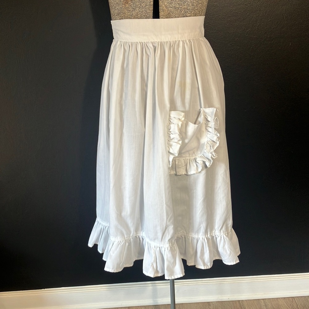 Vintage Handmade White Cotton Apron with Front Pocket and Ruffled Hem